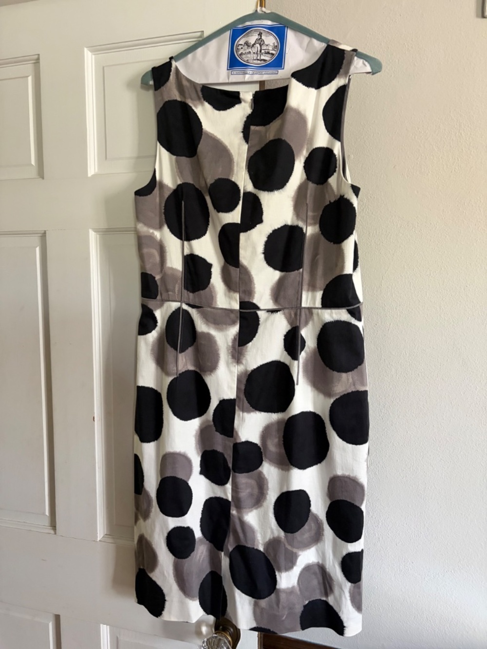 Dress - Picture 3 of 4